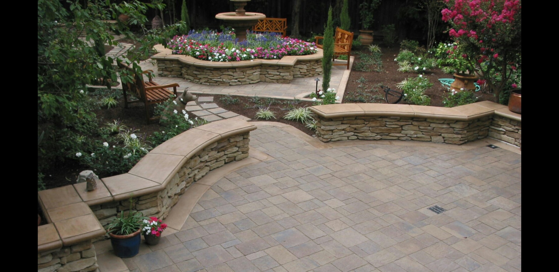 Stacked-stone seat walls